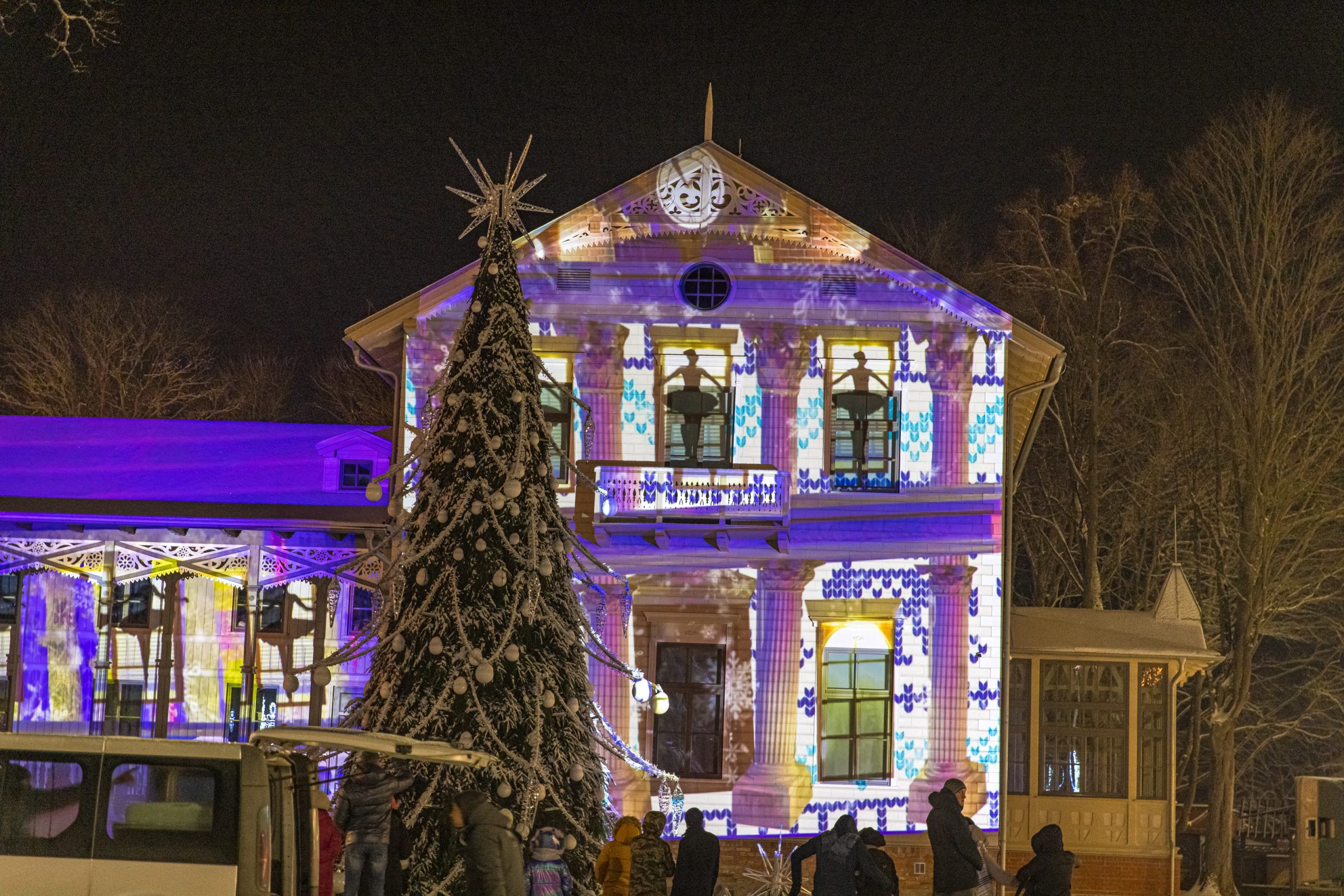 SPALVINGAS KALĖDŲ LAUKIMAS PALANGOS KURHAUZE