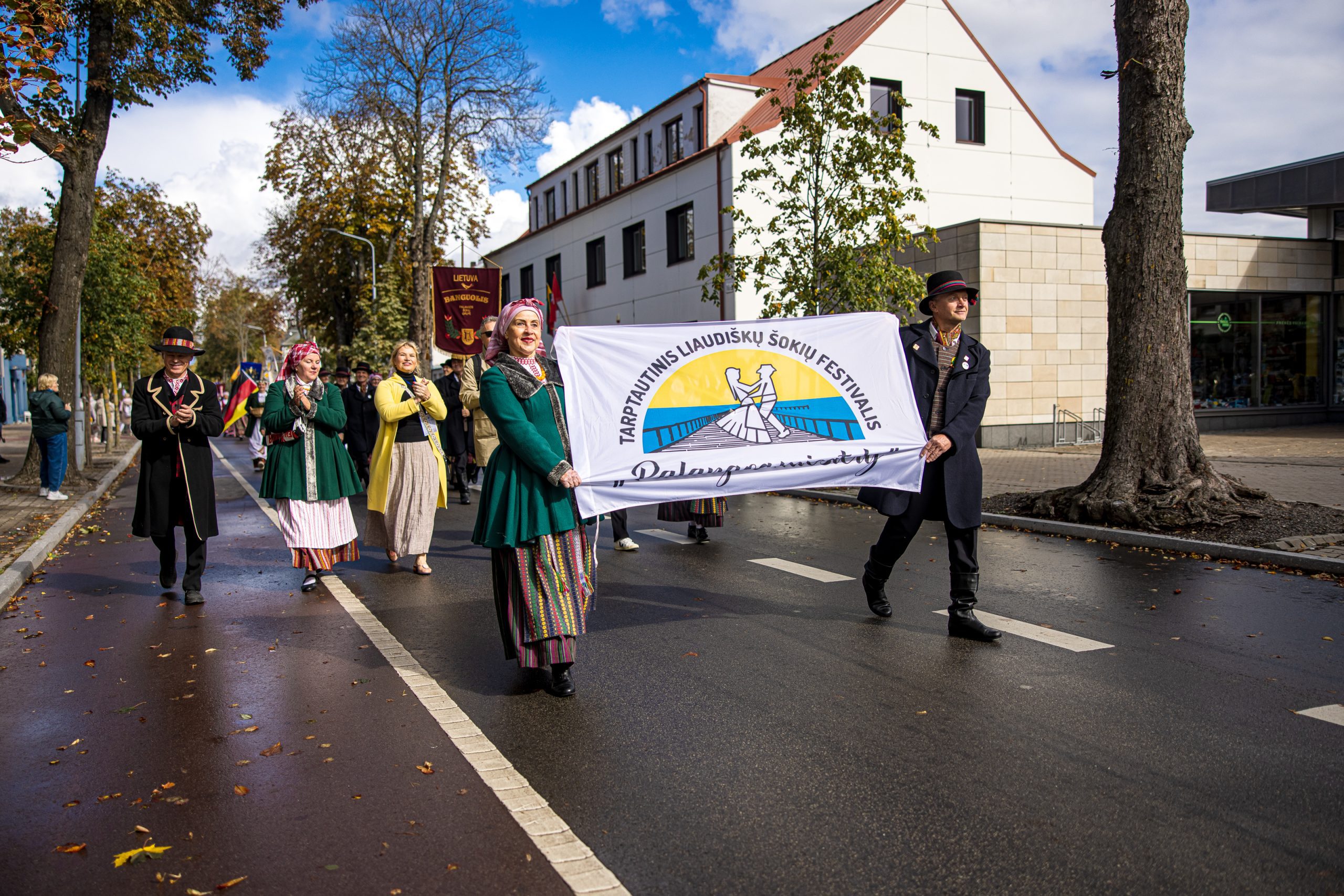 PAJŪRYJE MIRGĖS BENDRUOMENIŠKAS IR SPALVINGAS FESTIVALIS „PALANGOS MIESTELY“