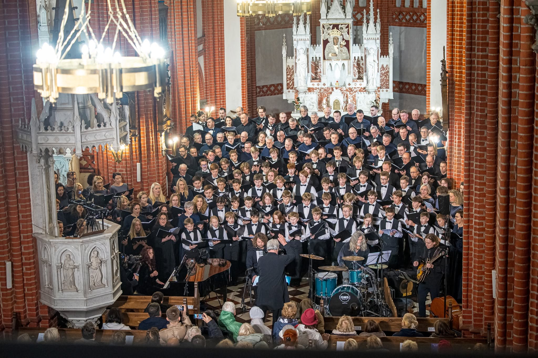 „Cantate Palangai“ virpins bažnyčios skliautus „Mišiose tango ritmu“
